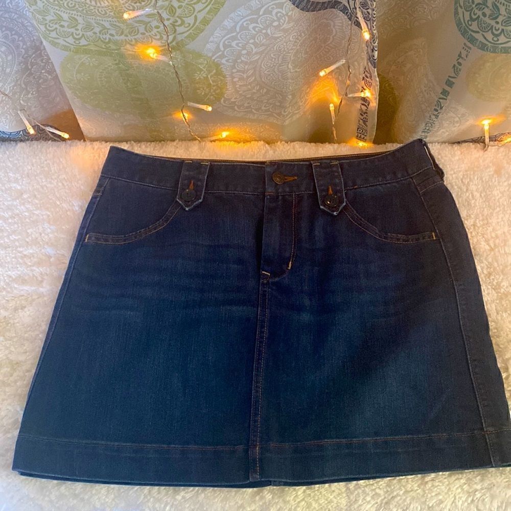 Denim skirt. Womens 8. NWOT. Approximately 15’ in length.